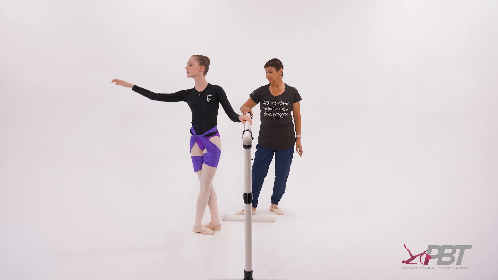 Demi Grand Rond de Jambe