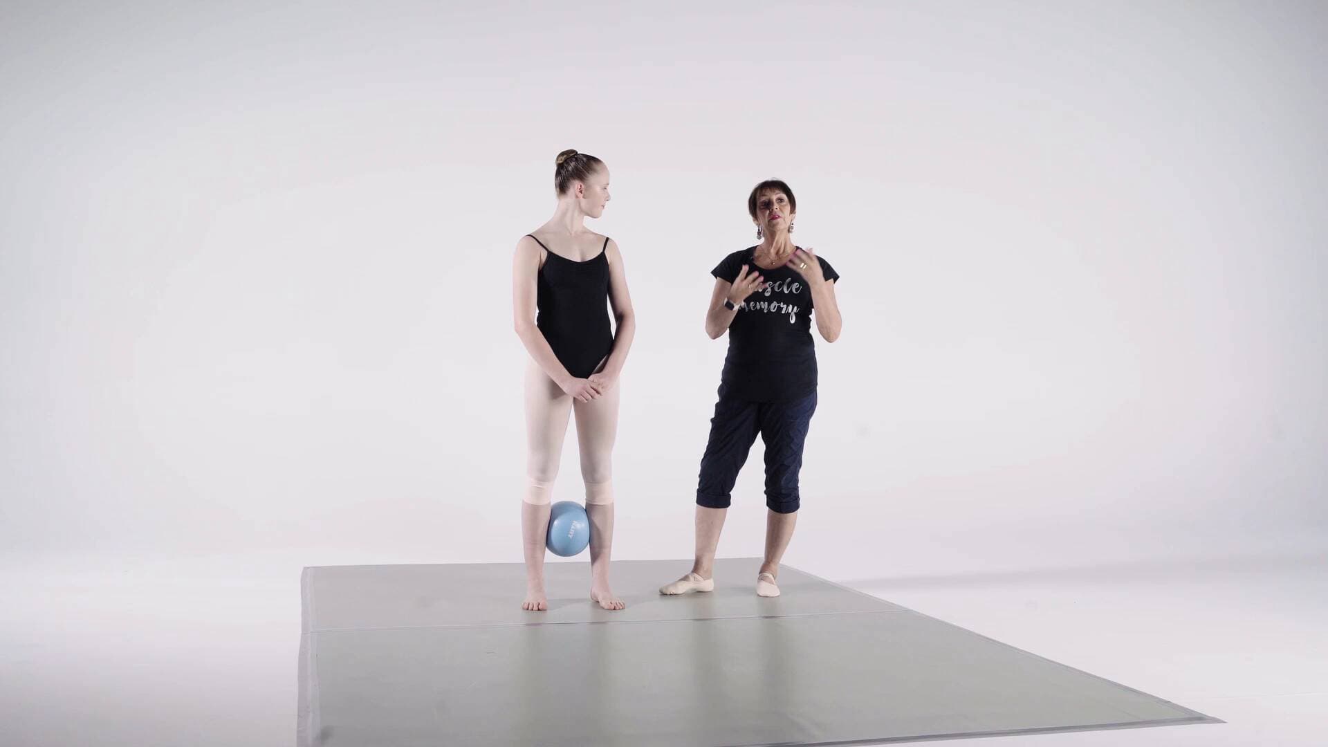 Épaulement with Balance 