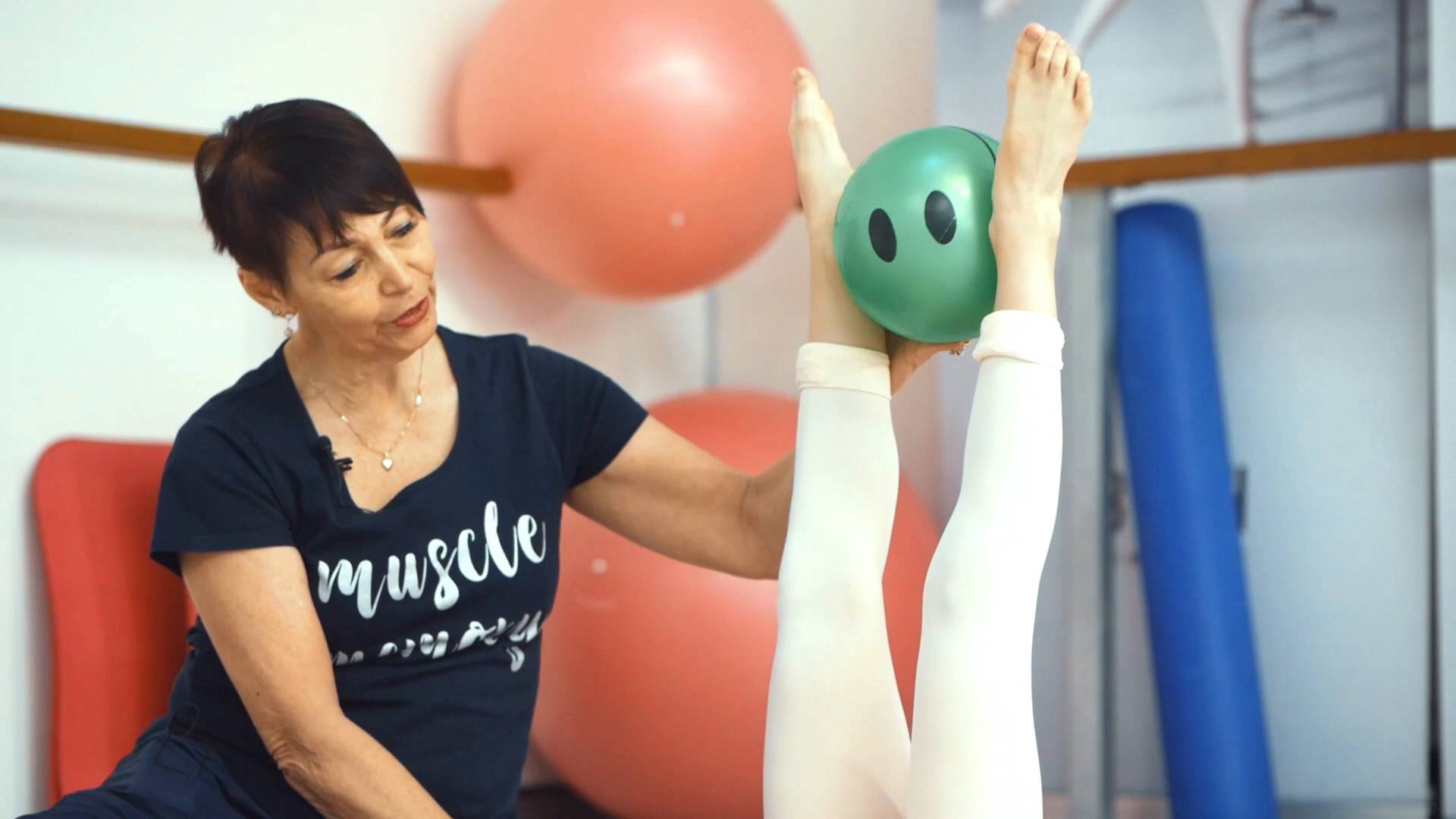 Demi plié extension